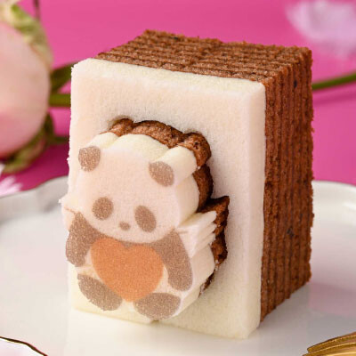 （新横浜駅）カタヌキヤ『パンダバウム』ときめきを味わう🩷 かわいいパンダスイーツ🐼