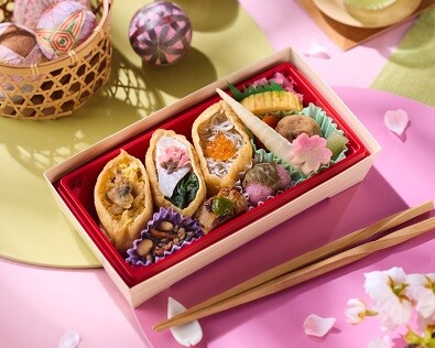 春を彩る「三種の春のっけいなり」お花見や行楽にぴったり!華やかないなり寿司弁当新発売