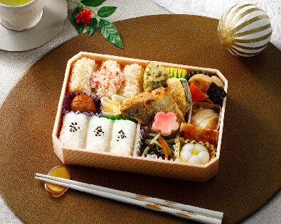 【12/2発売】車窓食堂「日本の味博覧」冬の彩りにリニューアル！蟹の炊き込みご飯と華やかな季節の和食を堪能