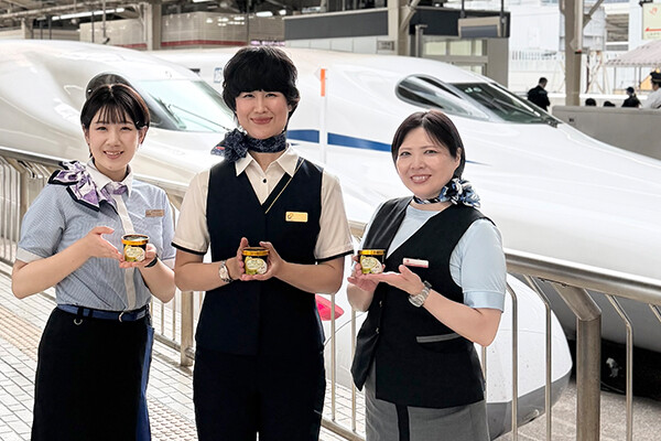 JRグループのアテンダントと新幹線パーサーによる共同企画 列車旅を