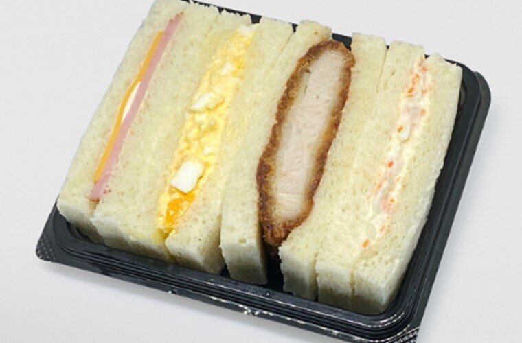 おいしいサンドイッチ300種 驚愕⁉️ハムを12枚も使った季節限定サンド🥪】 ボリューム満点