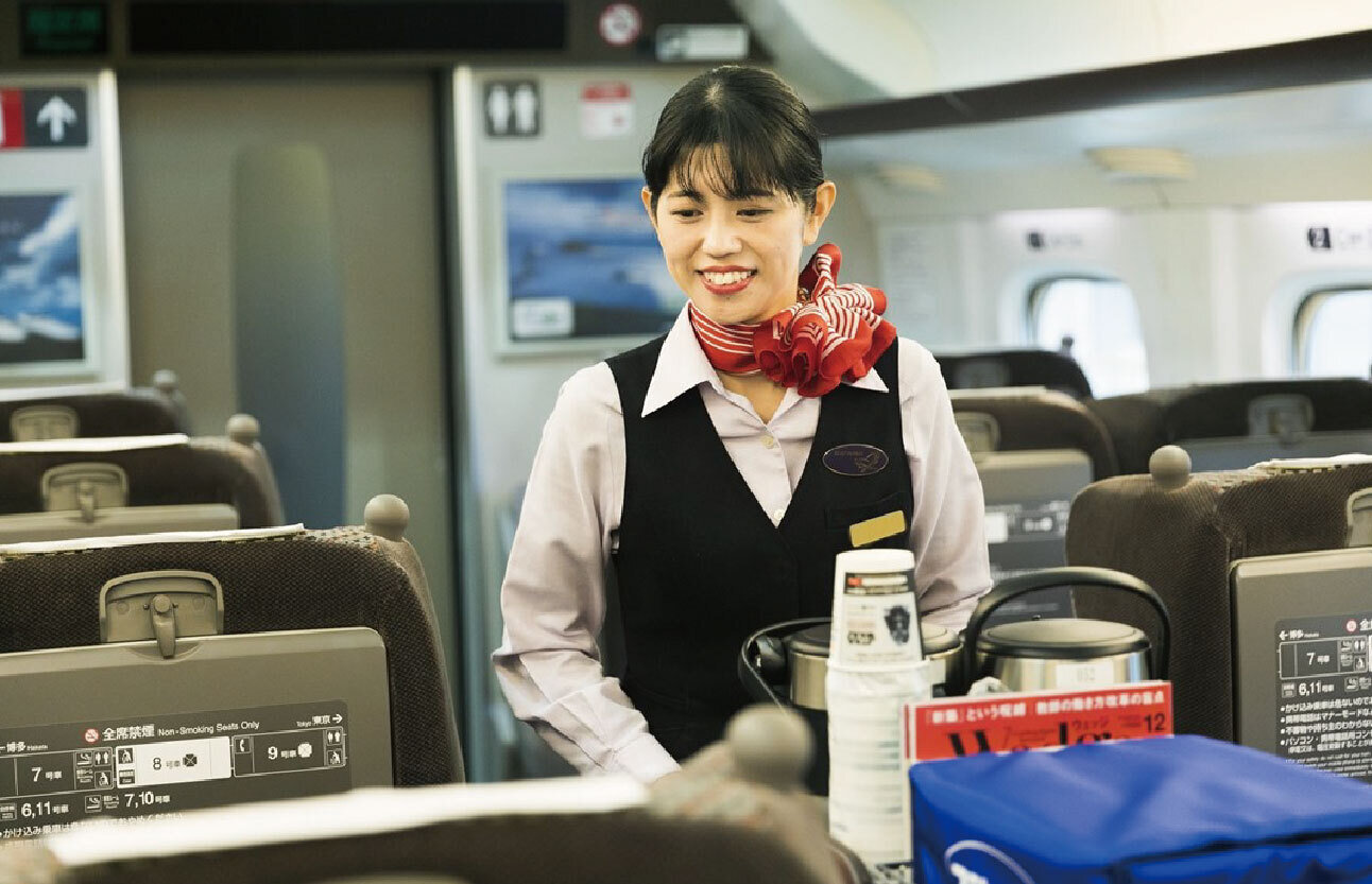 東海道新幹線の車内販売で使用していたワゴンを50台限定で抽選販売！