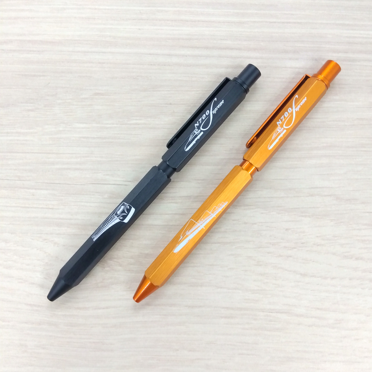 国産品 N700S車両イラスト＆ロゴのダブルデザインを施した 2種類の ペン
