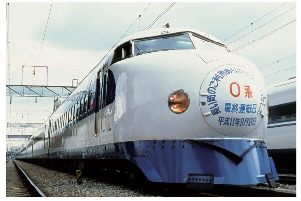 BLUE BULLET開店1周年記念】懐かしい車両と「自然×鉄道」が美しい