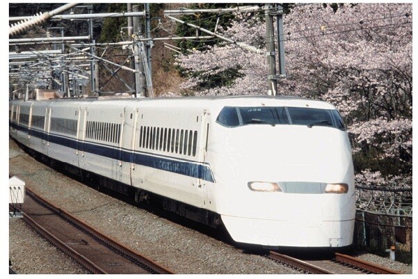 BLUE BULLET開店1周年記念】懐かしい車両と「自然×鉄道」が美しい