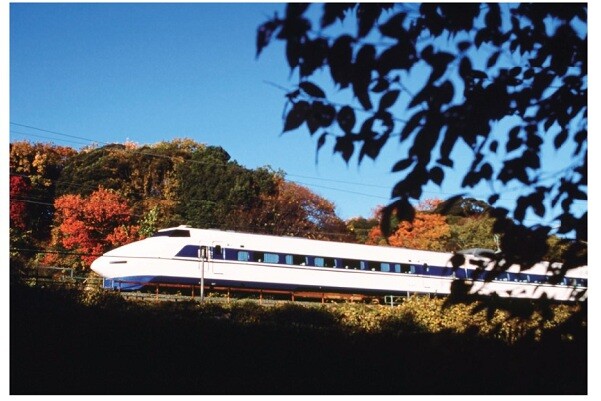 BLUE BULLET開店1周年記念】懐かしい車両と「自然×鉄道」が美しい