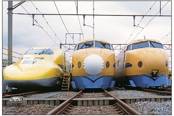 BLUE BULLET開店1周年記念】懐かしい車両と「自然×鉄道」が美しい